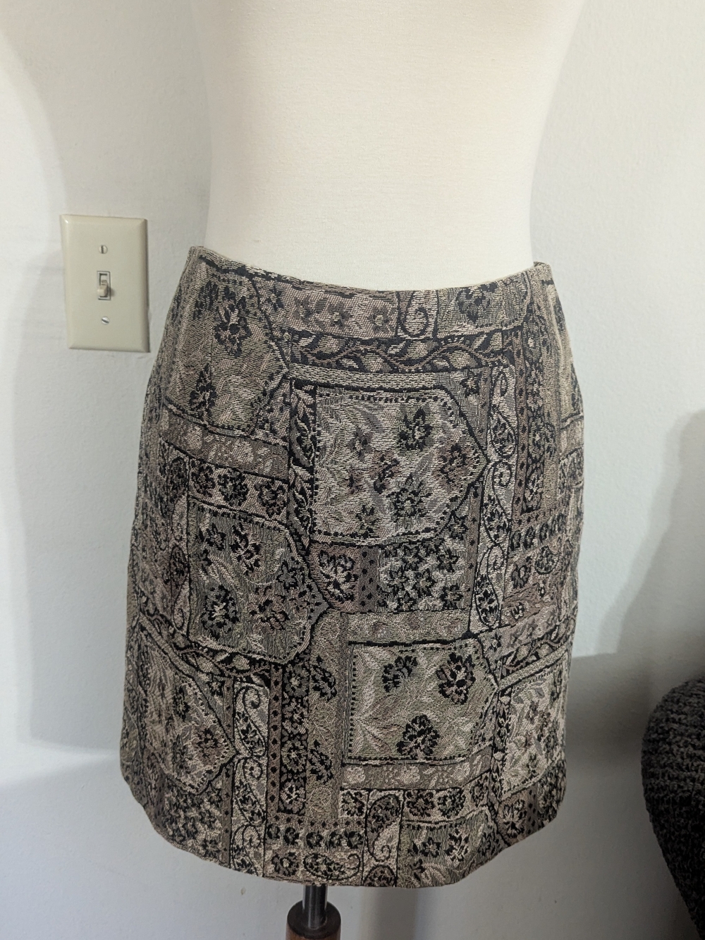 Vintage Y2K Newport News tapestry mini skirt High Waist Size 8 Taupe